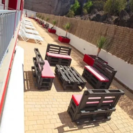 With One Bedroom In With Shared Pool Apartmán